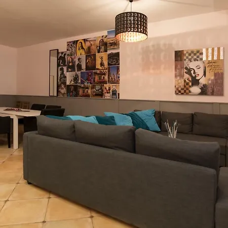 South Holland Homestay